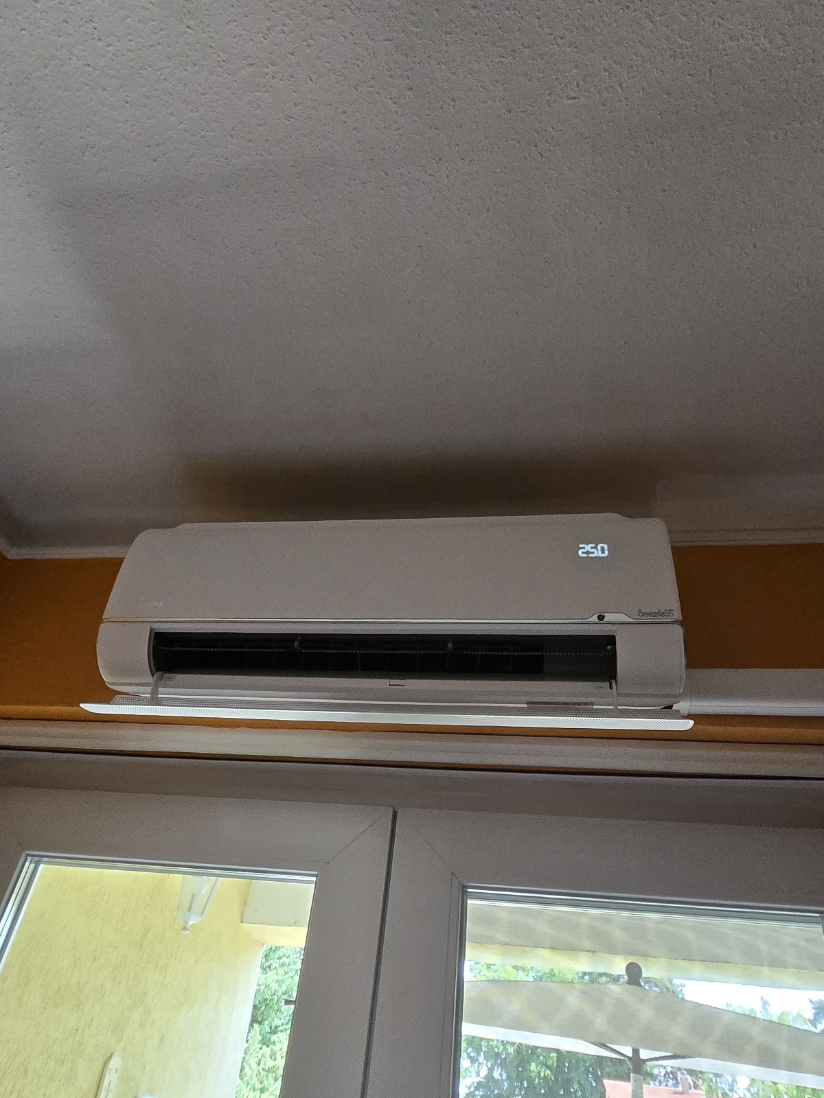 Midea BreezeleSS plus